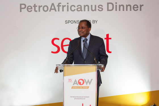 Remise de prix AIP aux fondateurs de l’Africa Oil Week